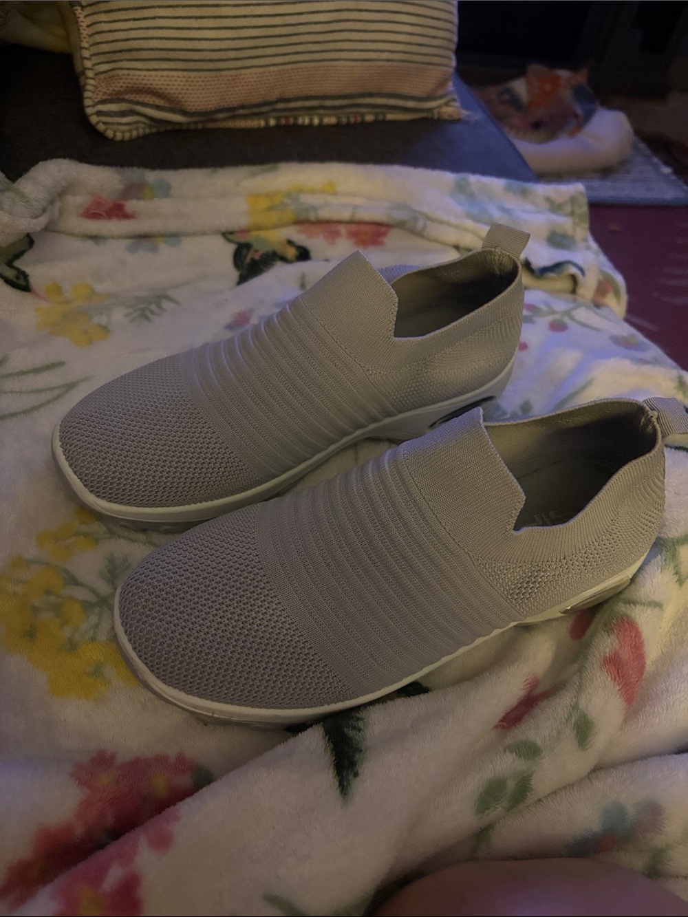Women’s Slip-On Knit Sneakers - Light Gray